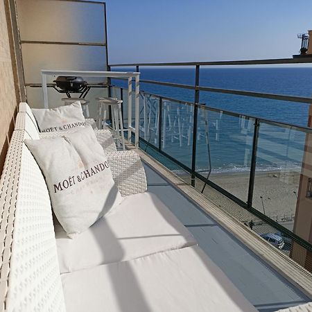 La Casa di Noemi Appartement Savona Buitenkant foto