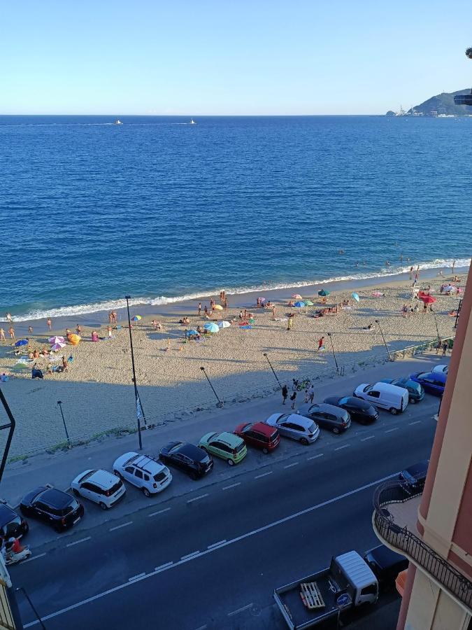 La Casa di Noemi Appartement Savona Buitenkant foto